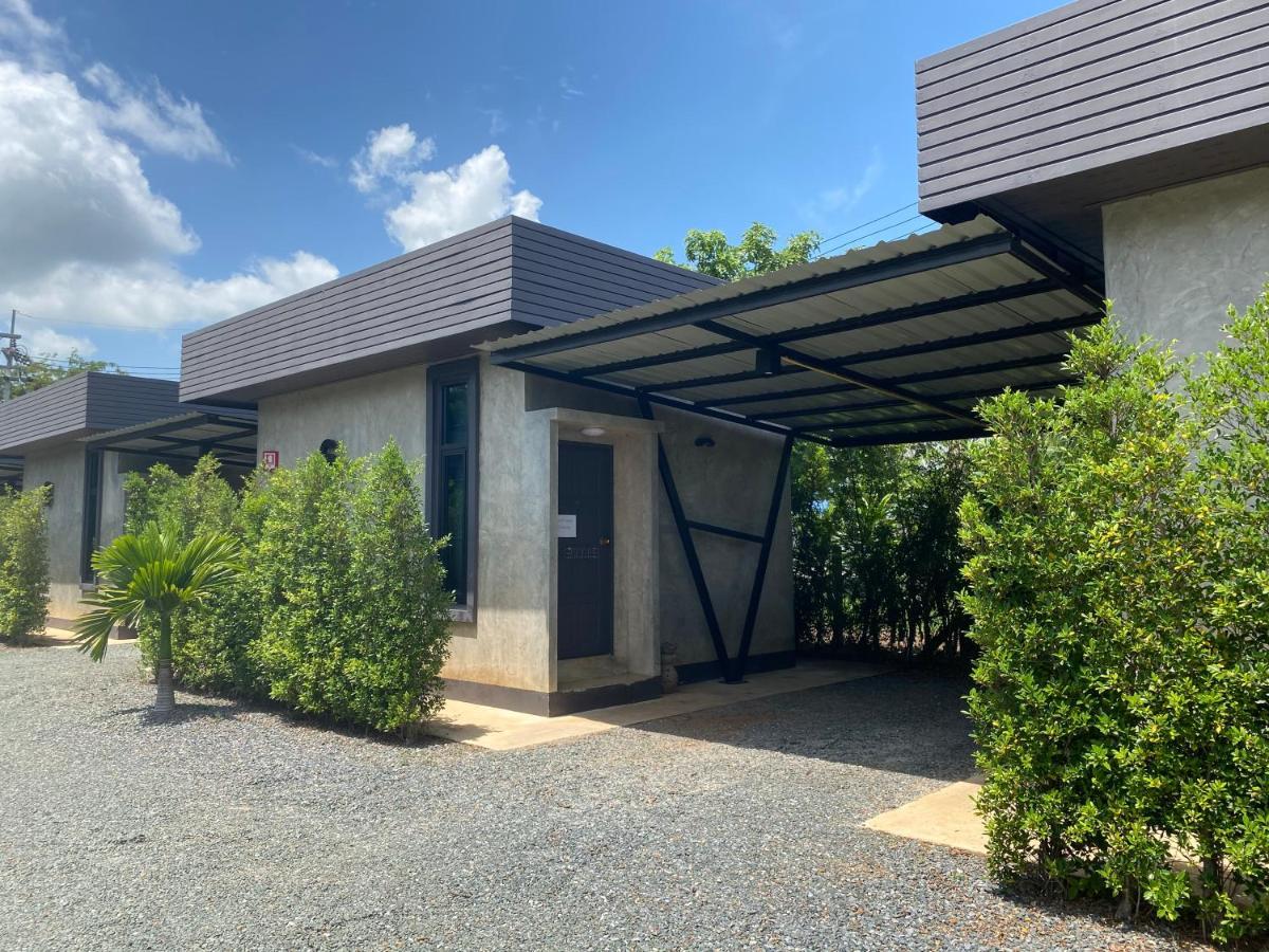 The Loft House Sakaeo Hotell Watthana Nakhon Exteriör bild