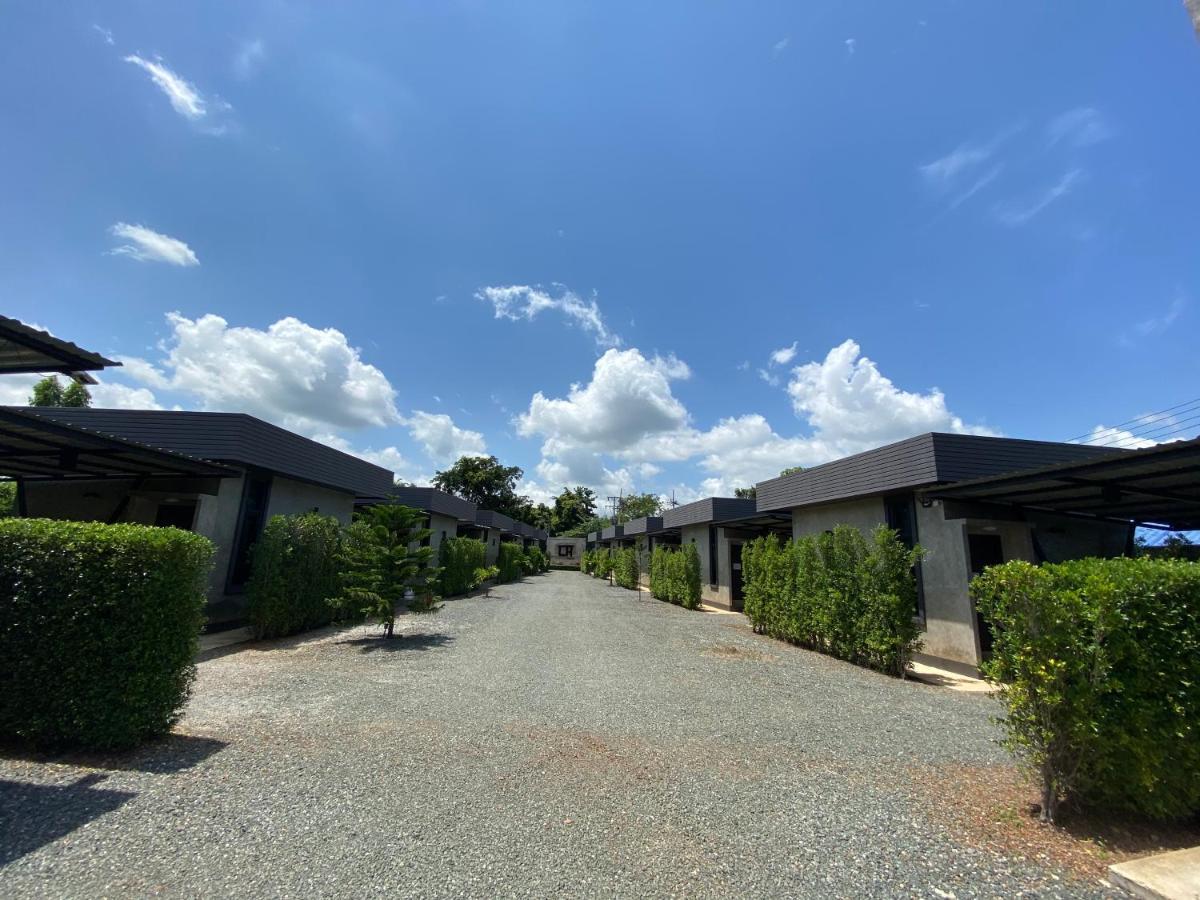 The Loft House Sakaeo Hotell Watthana Nakhon Exteriör bild