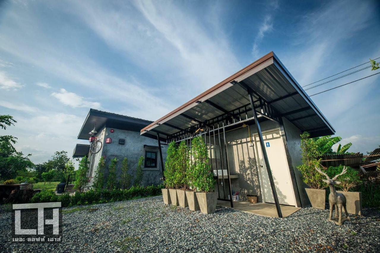 The Loft House Sakaeo Hotell Watthana Nakhon Exteriör bild