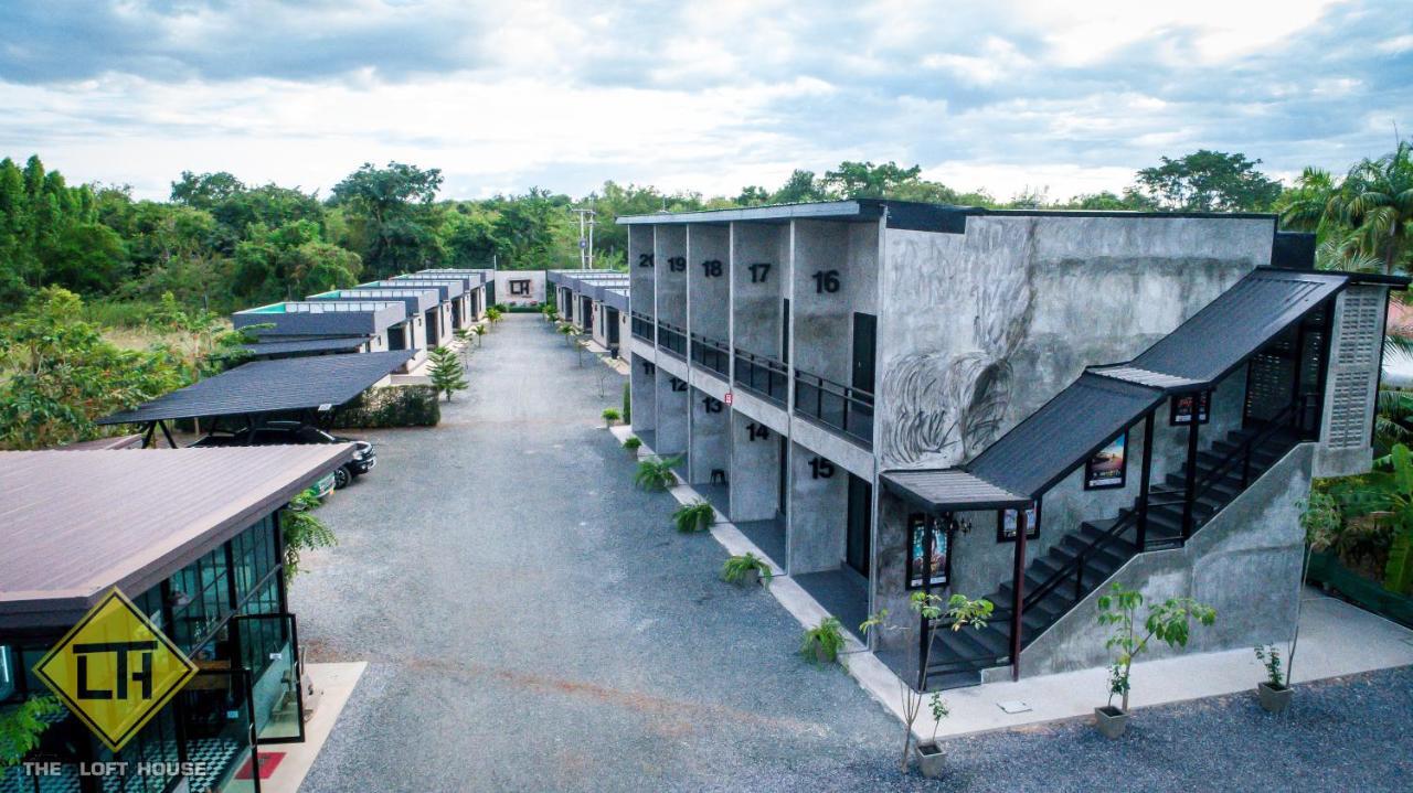 The Loft House Sakaeo Hotell Watthana Nakhon Exteriör bild