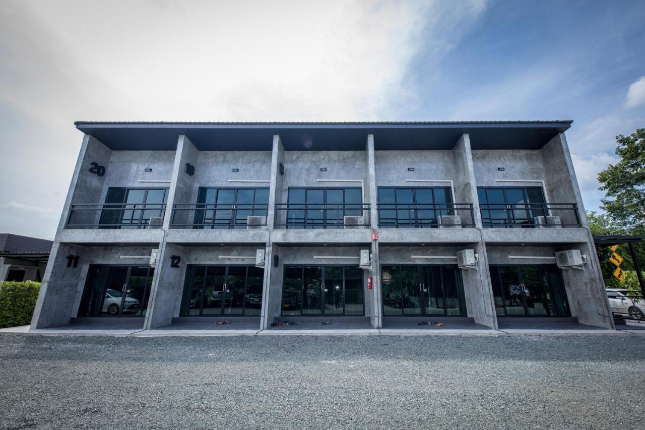 The Loft House Sakaeo Hotell Watthana Nakhon Exteriör bild